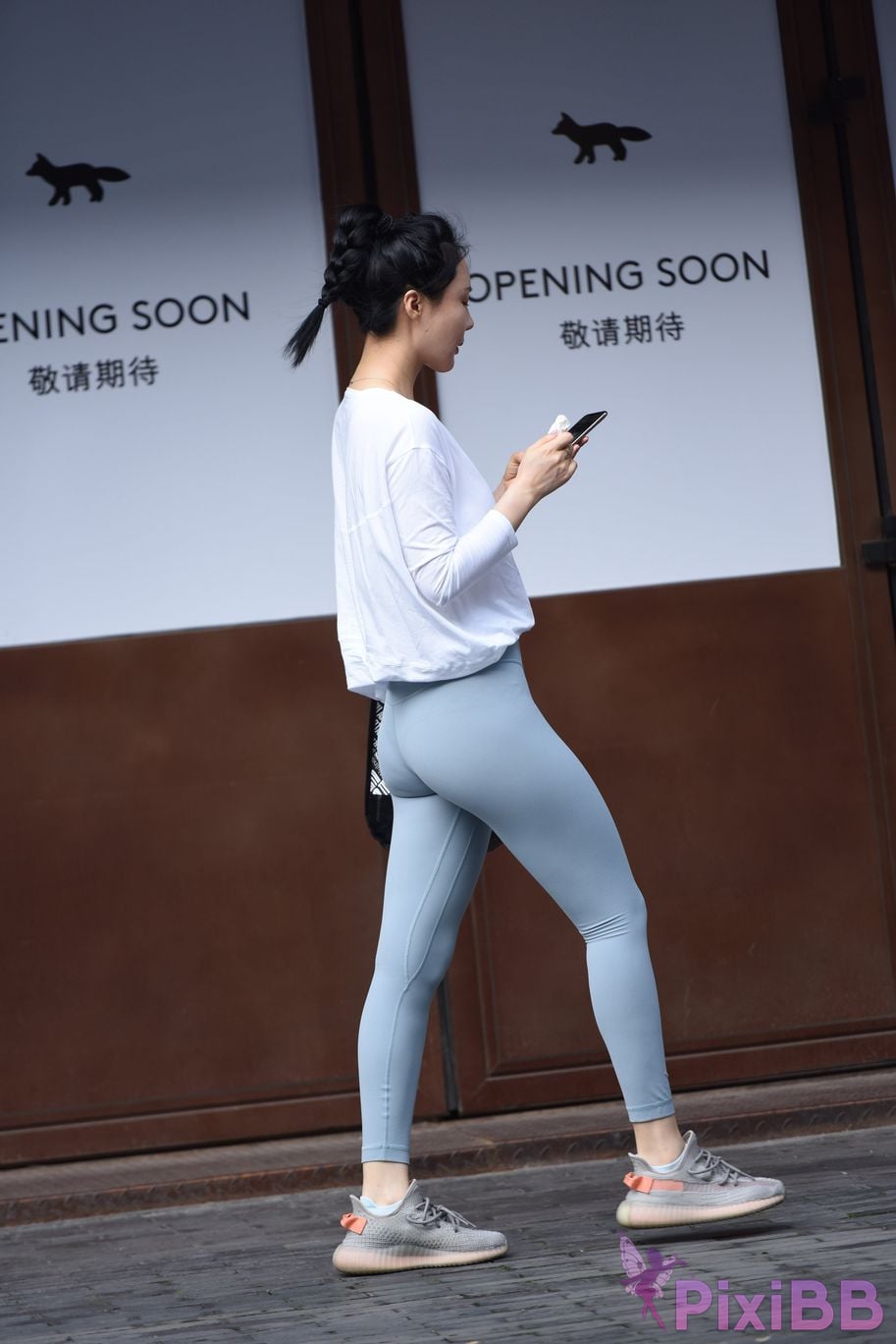Featured Street Photography Works No.5929 Blue tights with pert buttocks PixiBB.COM 052