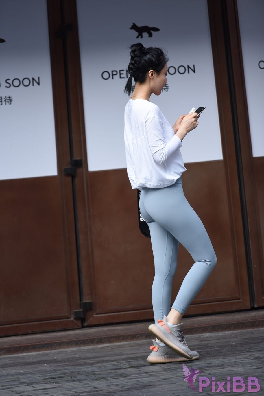 Featured Street Photography Works No.5929 Blue tights with pert buttocks PixiBB.COM 055