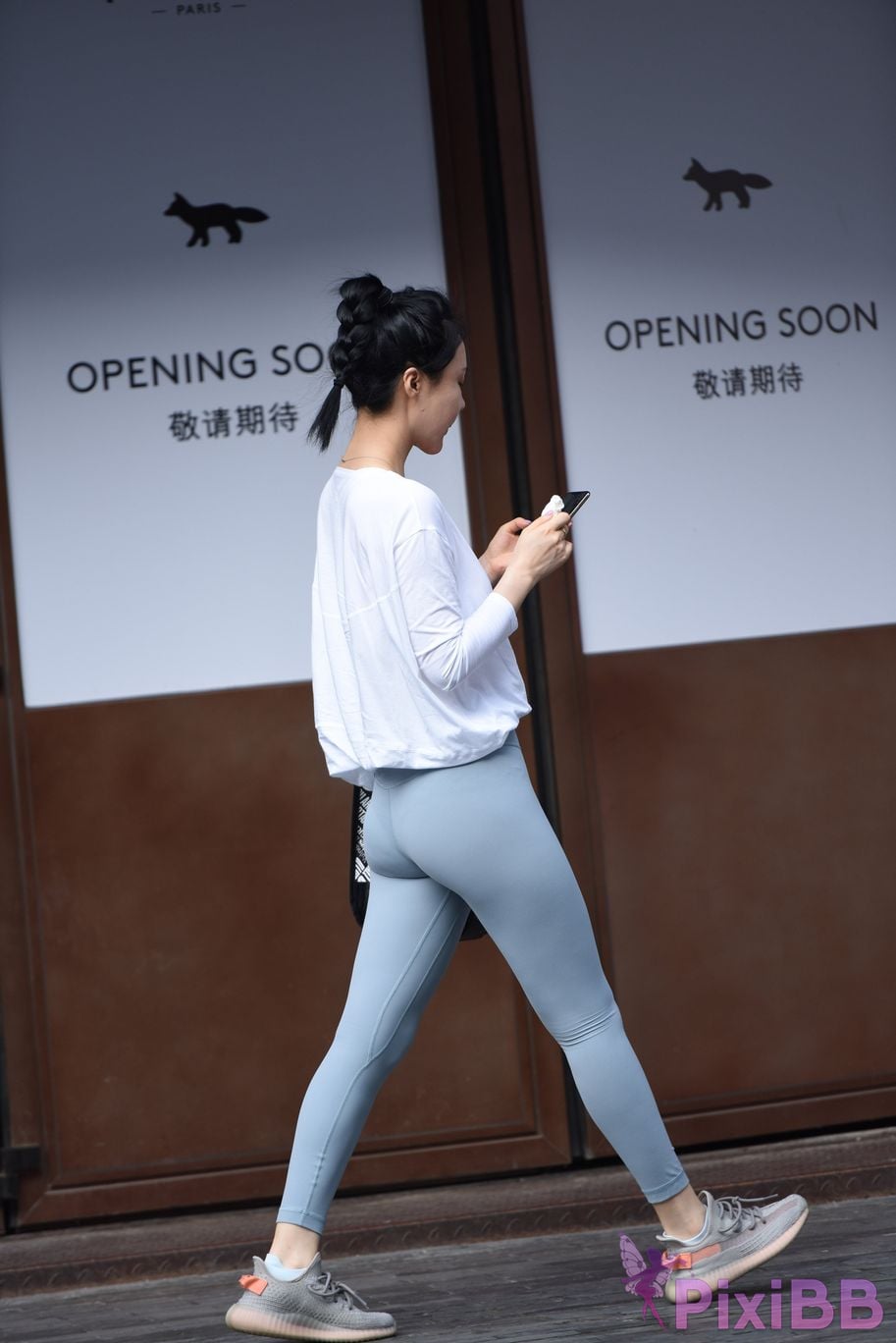 Featured Street Photography Works No.5929 Blue tights with pert buttocks PixiBB.COM 056