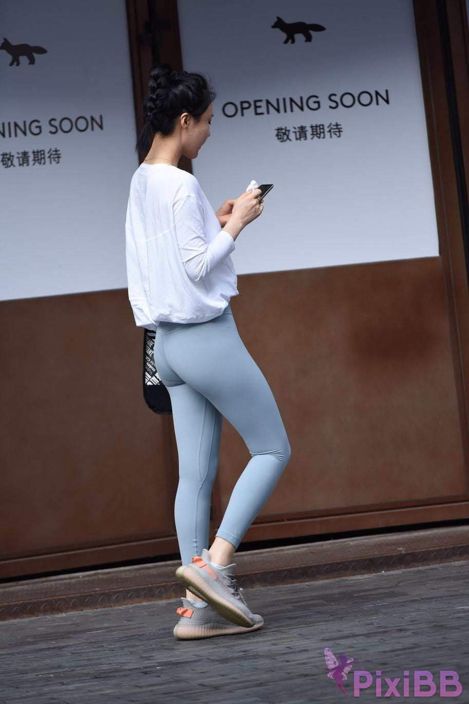 Featured Street Photography Works No.5929 Blue tights with pert buttocks PixiBB.COM 059