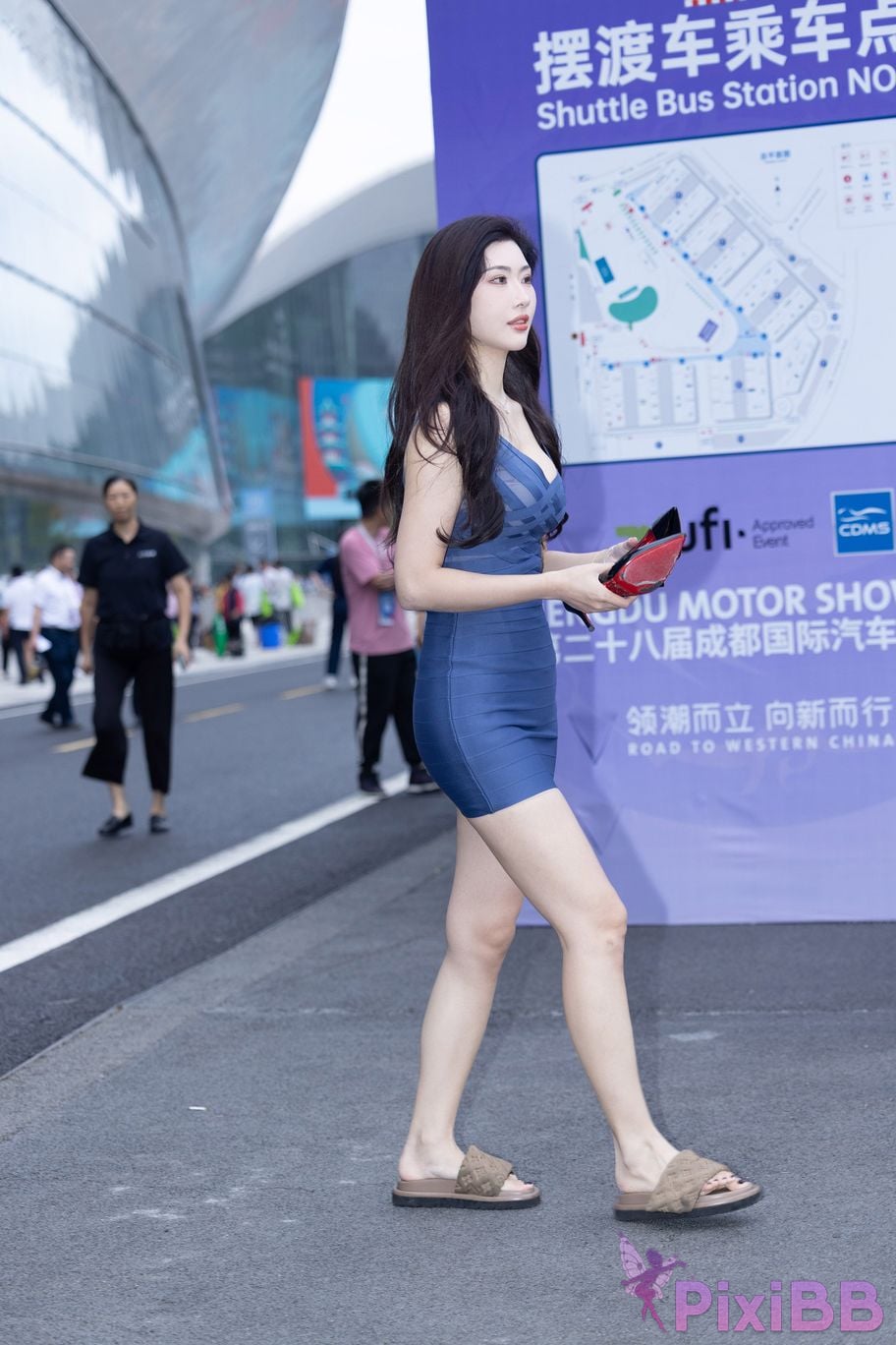 Featured Street Photography Works No.5915 Goddess Ye Mengyu beautiful breasts PixiBB.COM 015