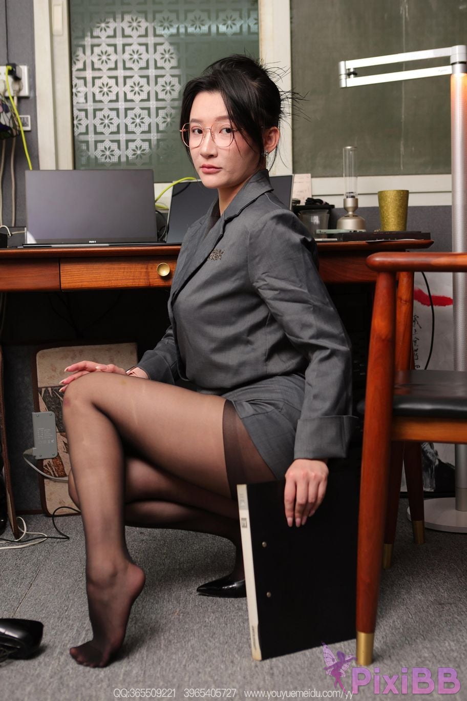 IESS Unconventional Interests No.2322 Qiuqiu Secretary in Black Silk PixiBB.COM 071