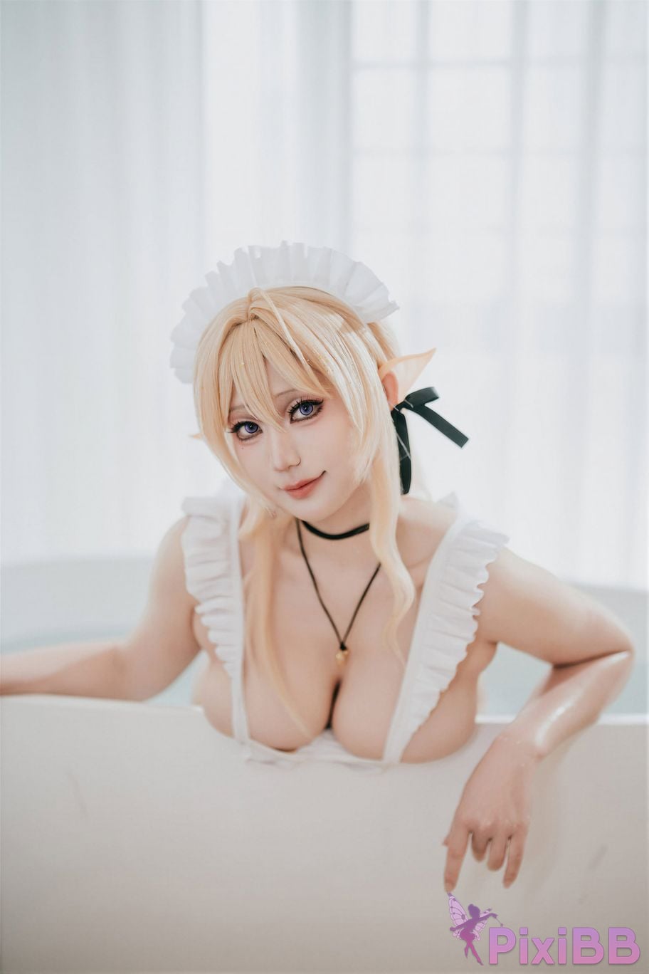 Cosplayer Xinglan is Lanlan and her name Lanmei. azur lane golden lion PixiBB.COM 051