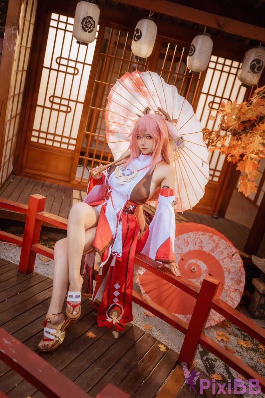 Cosplayer Seya lion smash Genshin Yae Miko PixiBB.COM 010