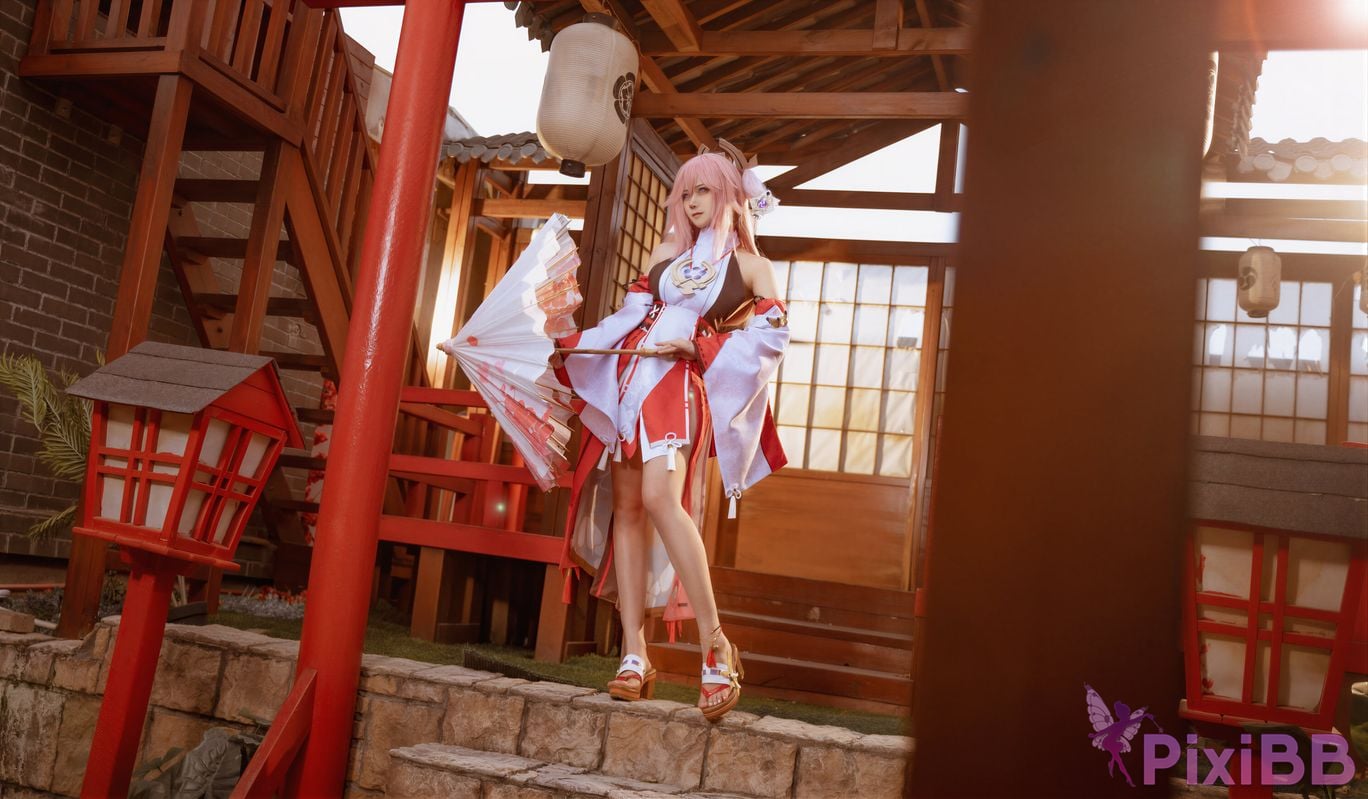 Cosplayer Seya lion smash Genshin Yae Miko PixiBB.COM 012