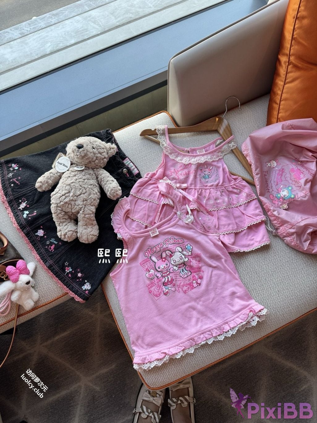 OtherXXX mengbaobaby small transparent Electric shock cute king Top twin pony tail white tiger loli private shooting subscription PixiBB.COM 071