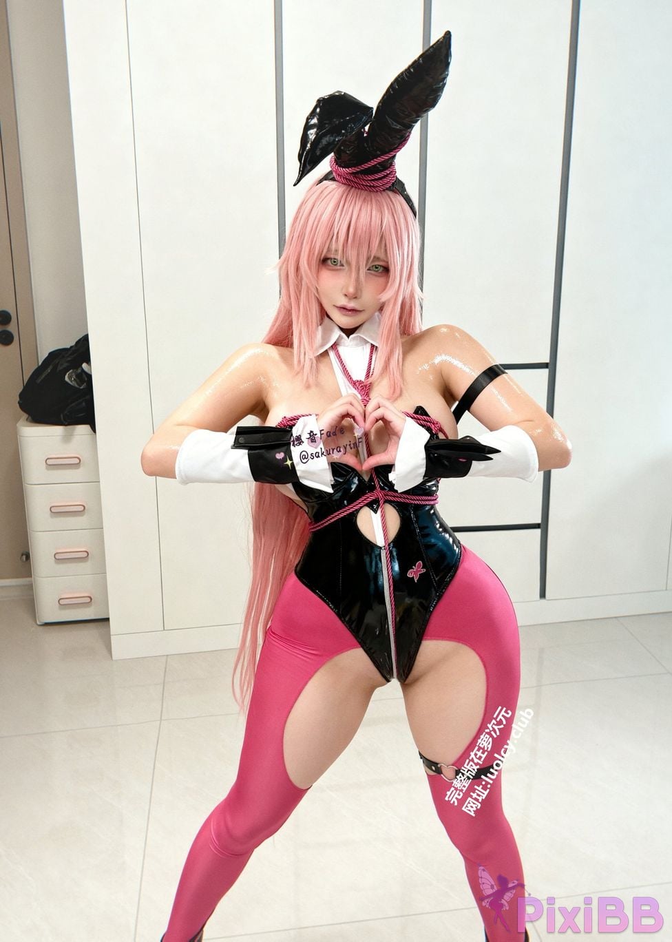 Cosplayer sakurayinF Yingyin Fade Top Big Boobs Welfare Girl PixiBB.COM 007