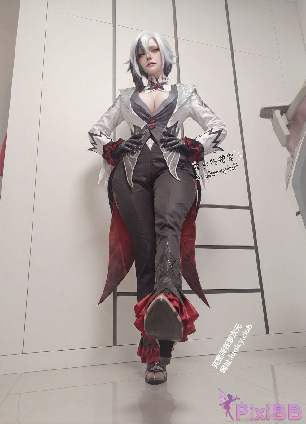 Cosplayer sakurayinF Yingyin Fade Top Big Boobs Welfare Girl PixiBB.COM 013
