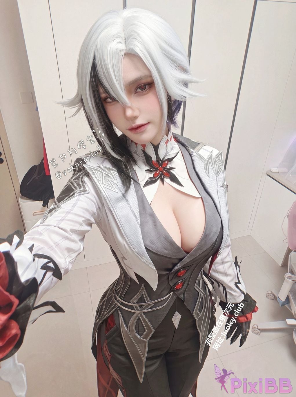 Cosplayer sakurayinF Yingyin Fade Top Big Boobs Welfare Girl PixiBB.COM 034