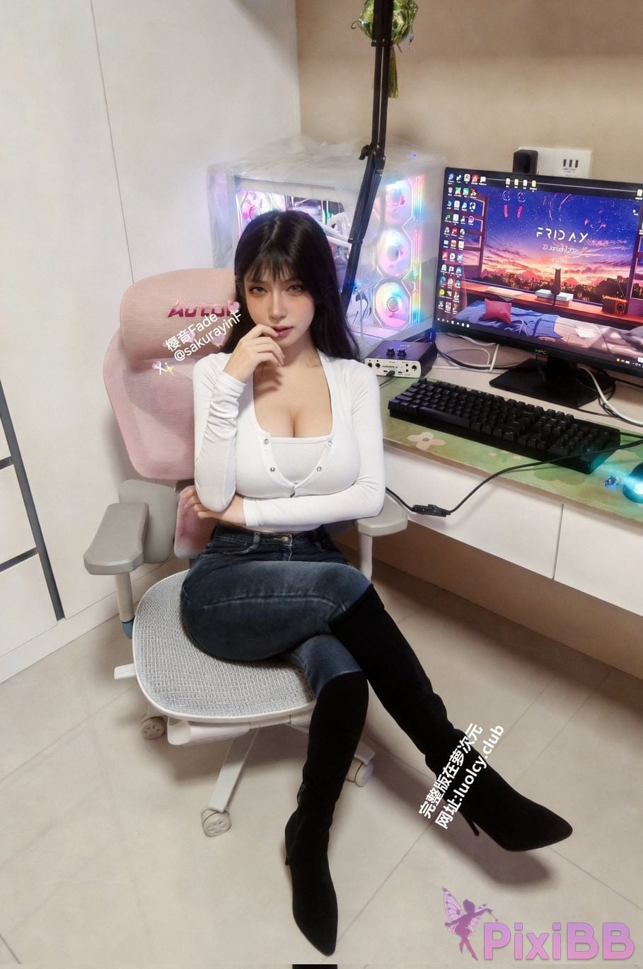 Cosplayer sakurayinF Yingyin Fade Top Big Boobs Welfare Girl PixiBB.COM 041