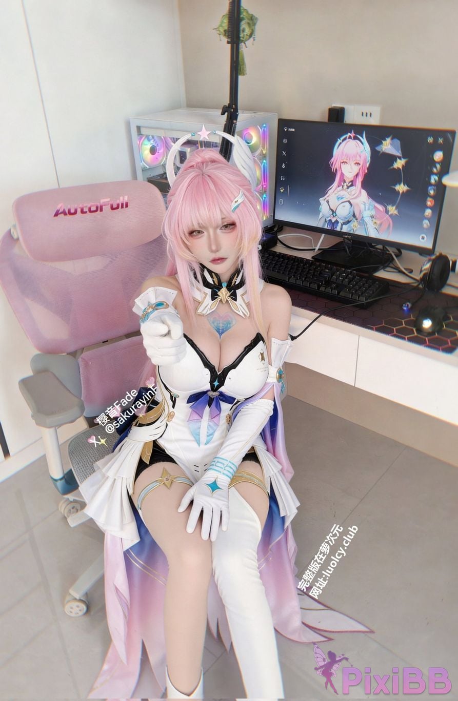 Cosplayer sakurayinF Yingyin Fade Top Big Boobs Welfare Girl PixiBB.COM 047
