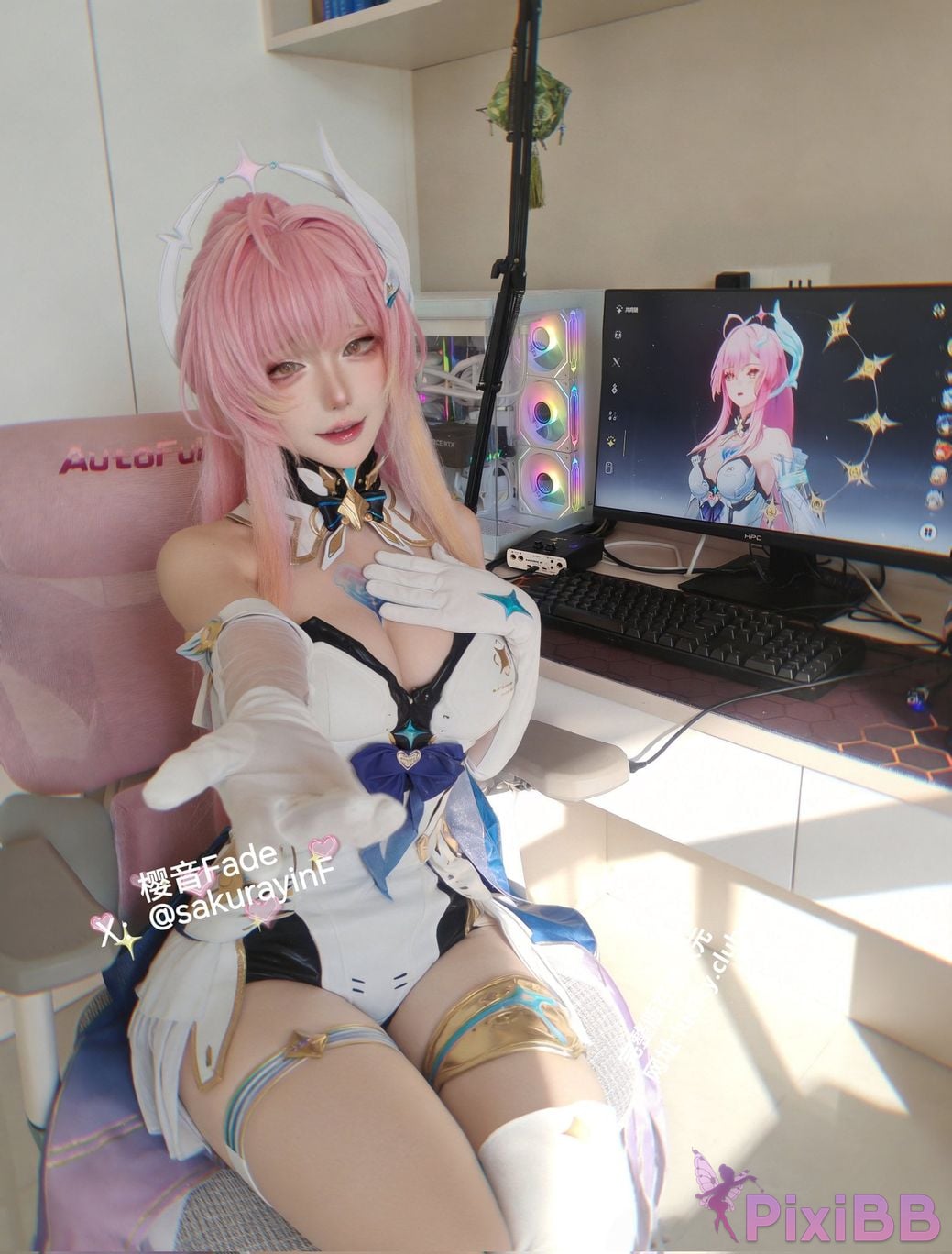 Cosplayer sakurayinF Yingyin Fade Top Big Boobs Welfare Girl PixiBB.COM 049