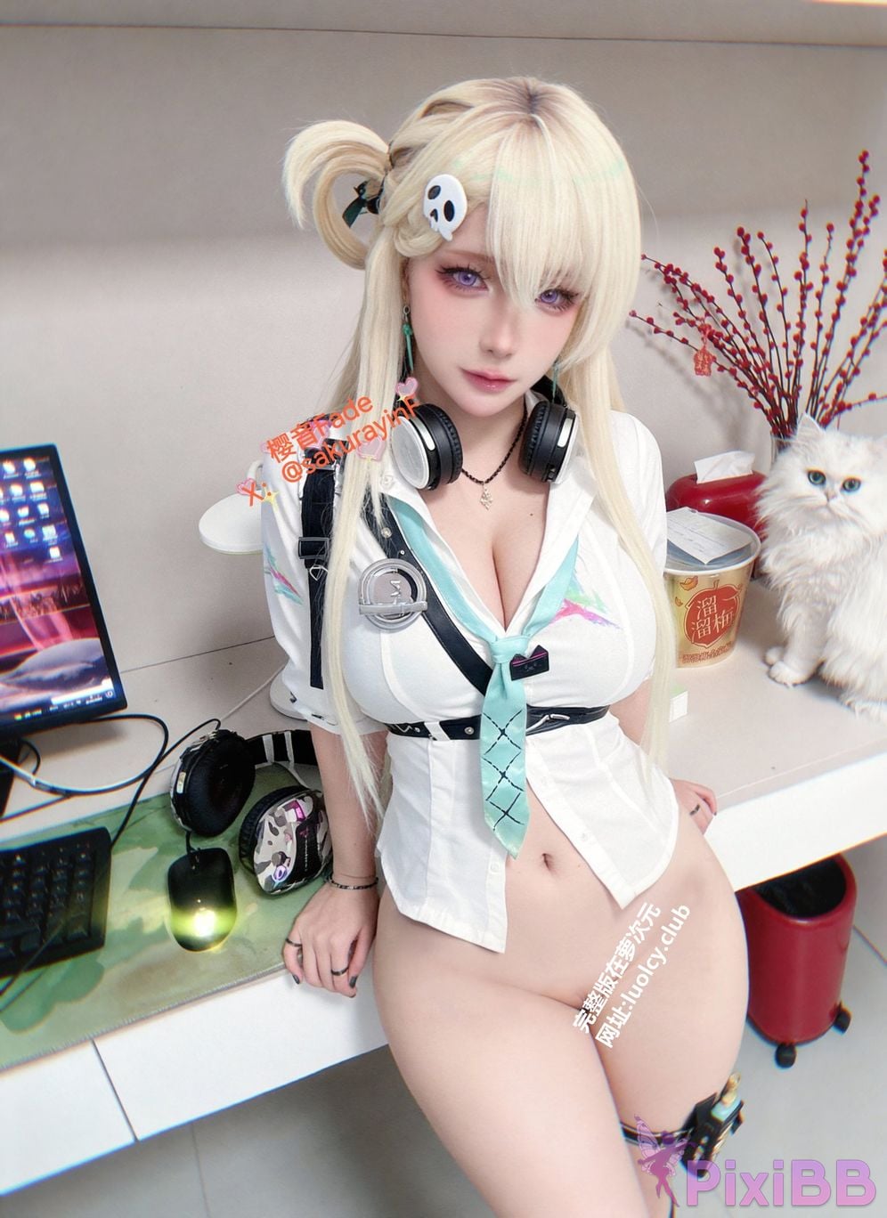 Cosplayer sakurayinF Yingyin Fade Top Big Boobs Welfare Girl PixiBB.COM 060