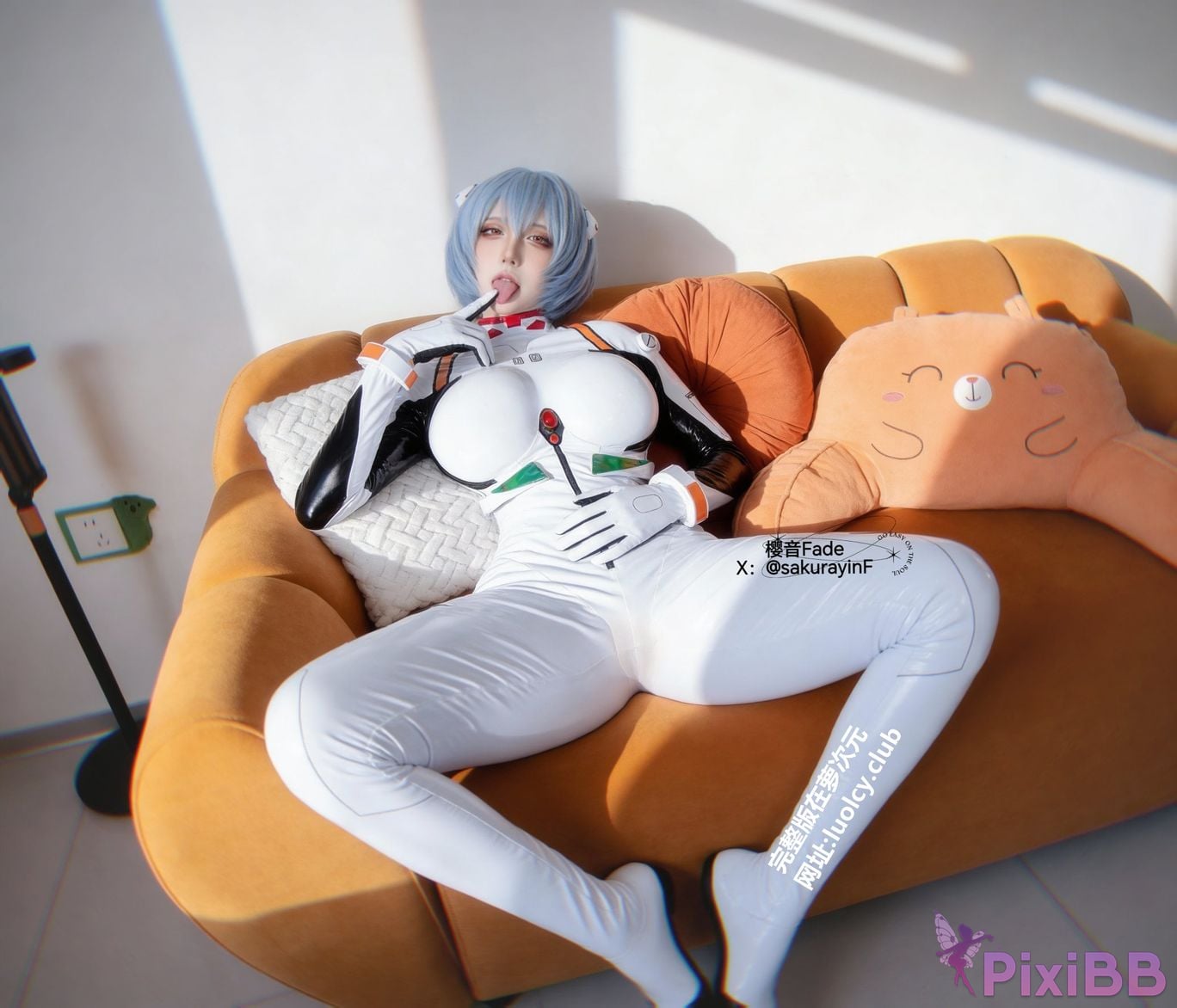 Cosplayer sakurayinF Yingyin Fade Top Big Boobs Welfare Girl PixiBB.COM 070