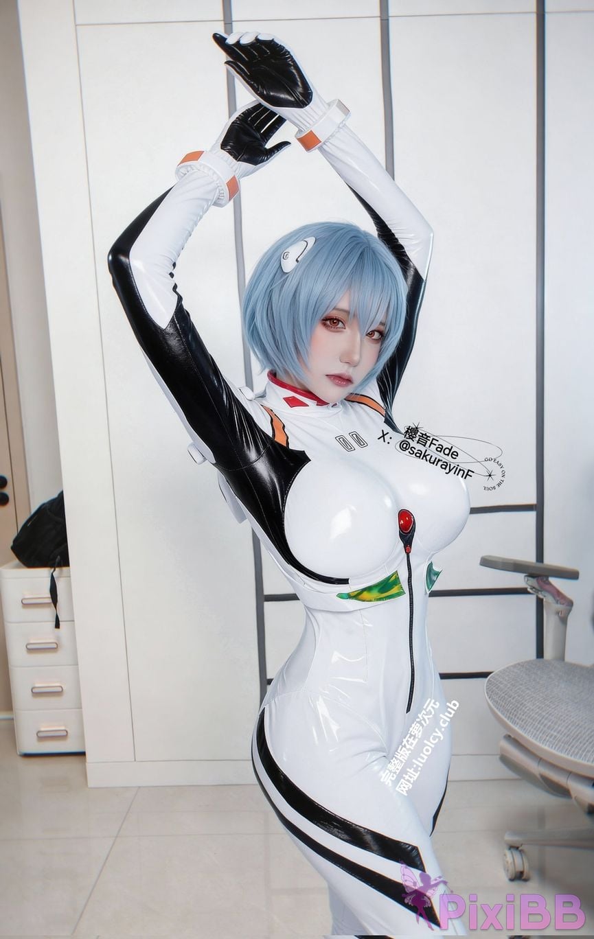 Cosplayer sakurayinF Yingyin Fade Top Big Boobs Welfare Girl PixiBB.COM 079
