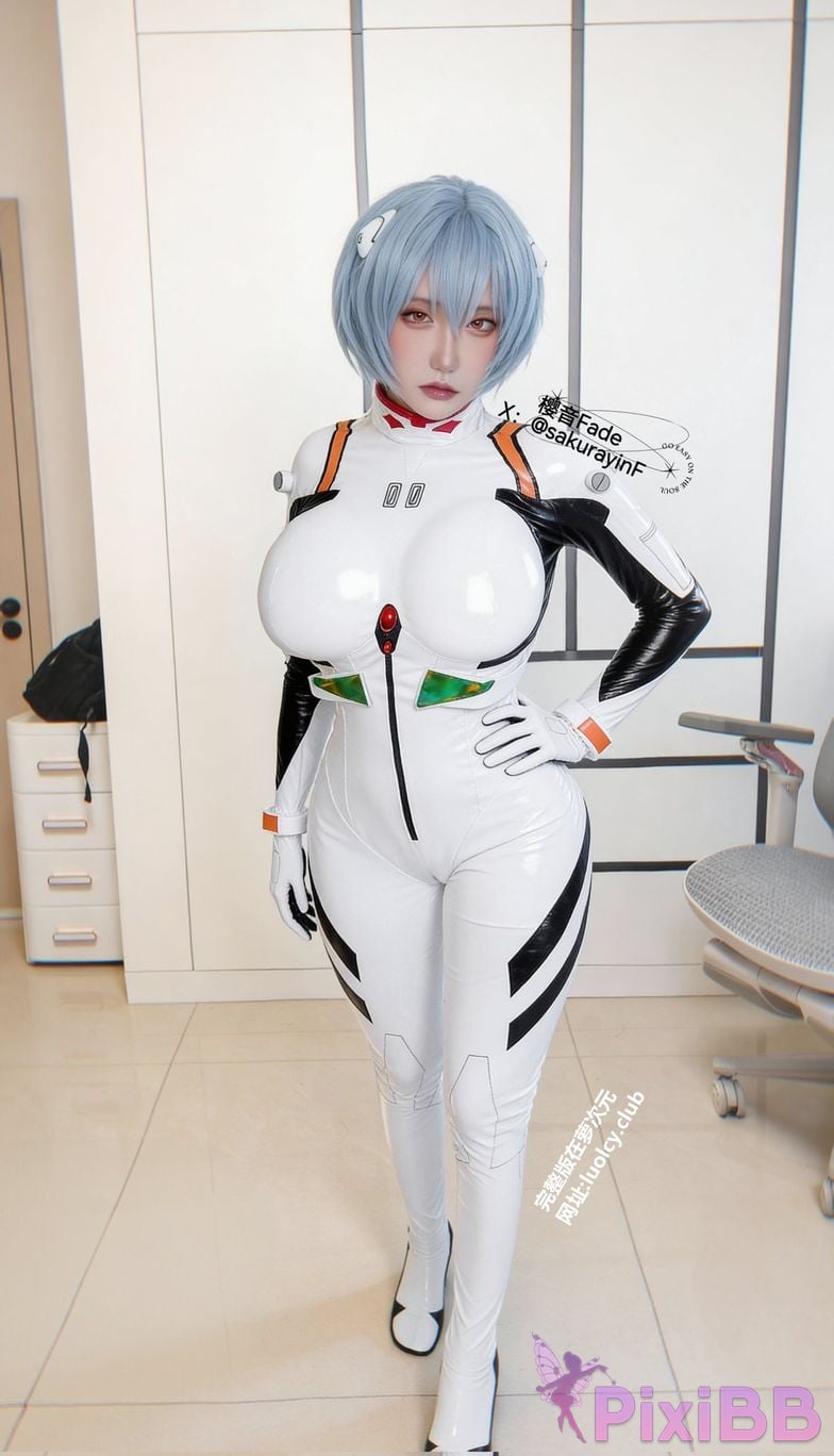 Cosplayer sakurayinF Yingyin Fade Top Big Boobs Welfare Girl PixiBB.COM 080