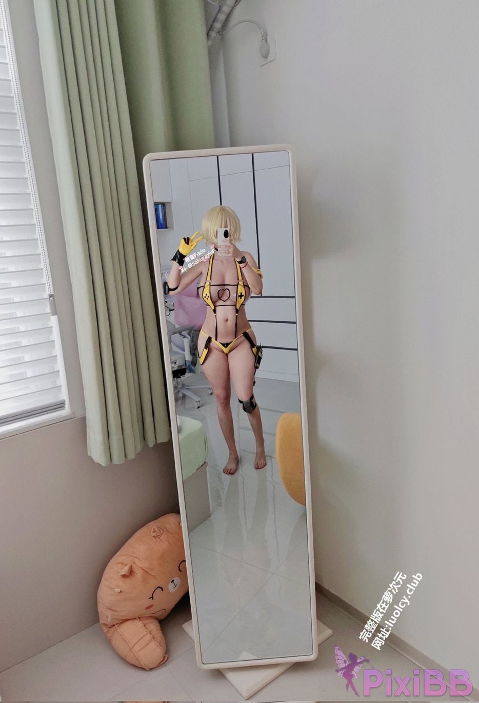 Cosplayer sakurayinF Yingyin Fade Top Big Boobs Welfare Girl PixiBB.COM 186