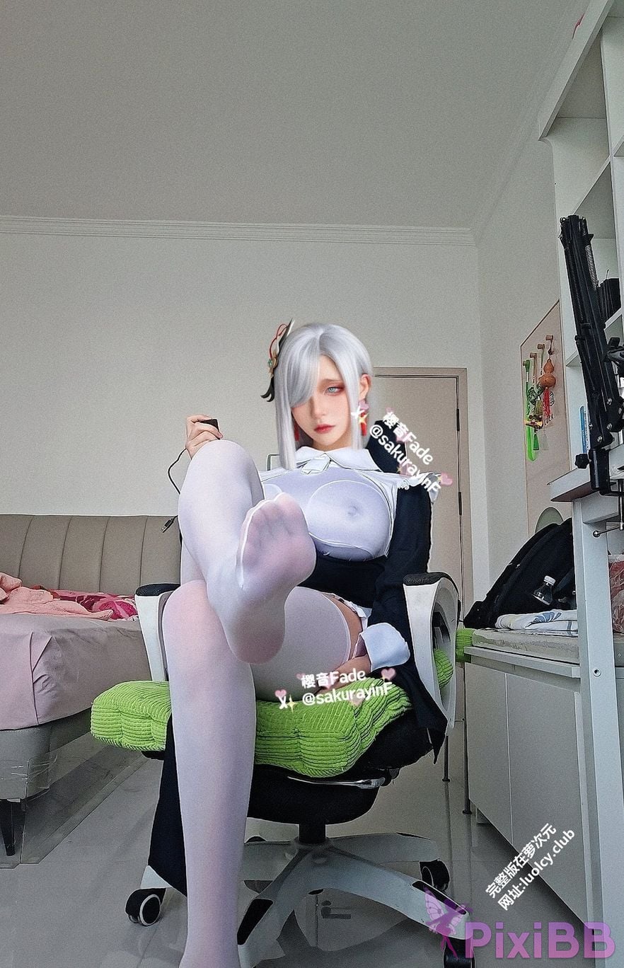 Cosplayer sakurayinF Yingyin Fade Top Big Boobs Welfare Girl PixiBB.COM 260