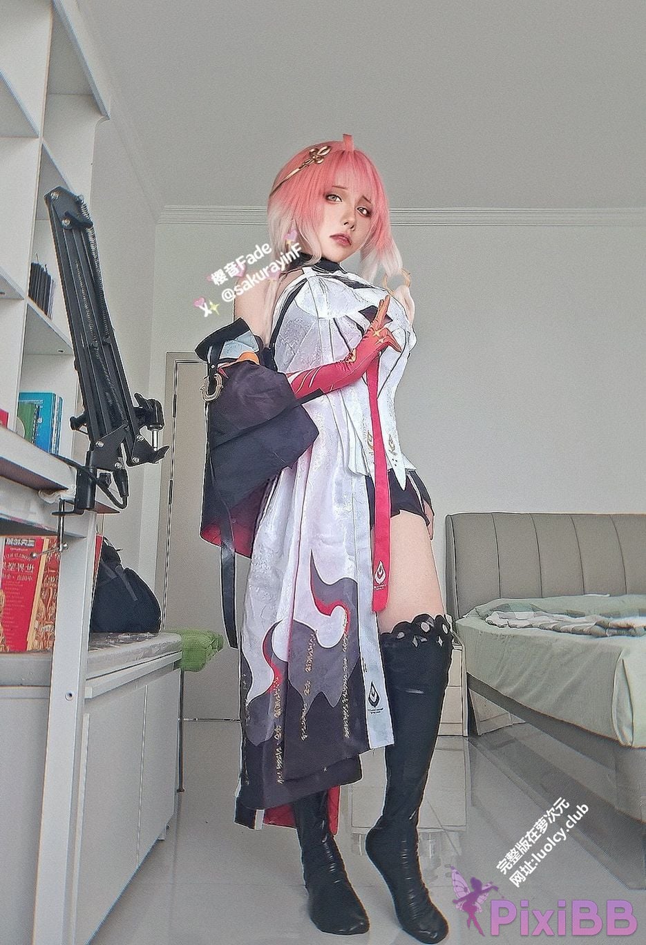 Cosplayer sakurayinF Yingyin Fade Top Big Boobs Welfare Girl PixiBB.COM 280