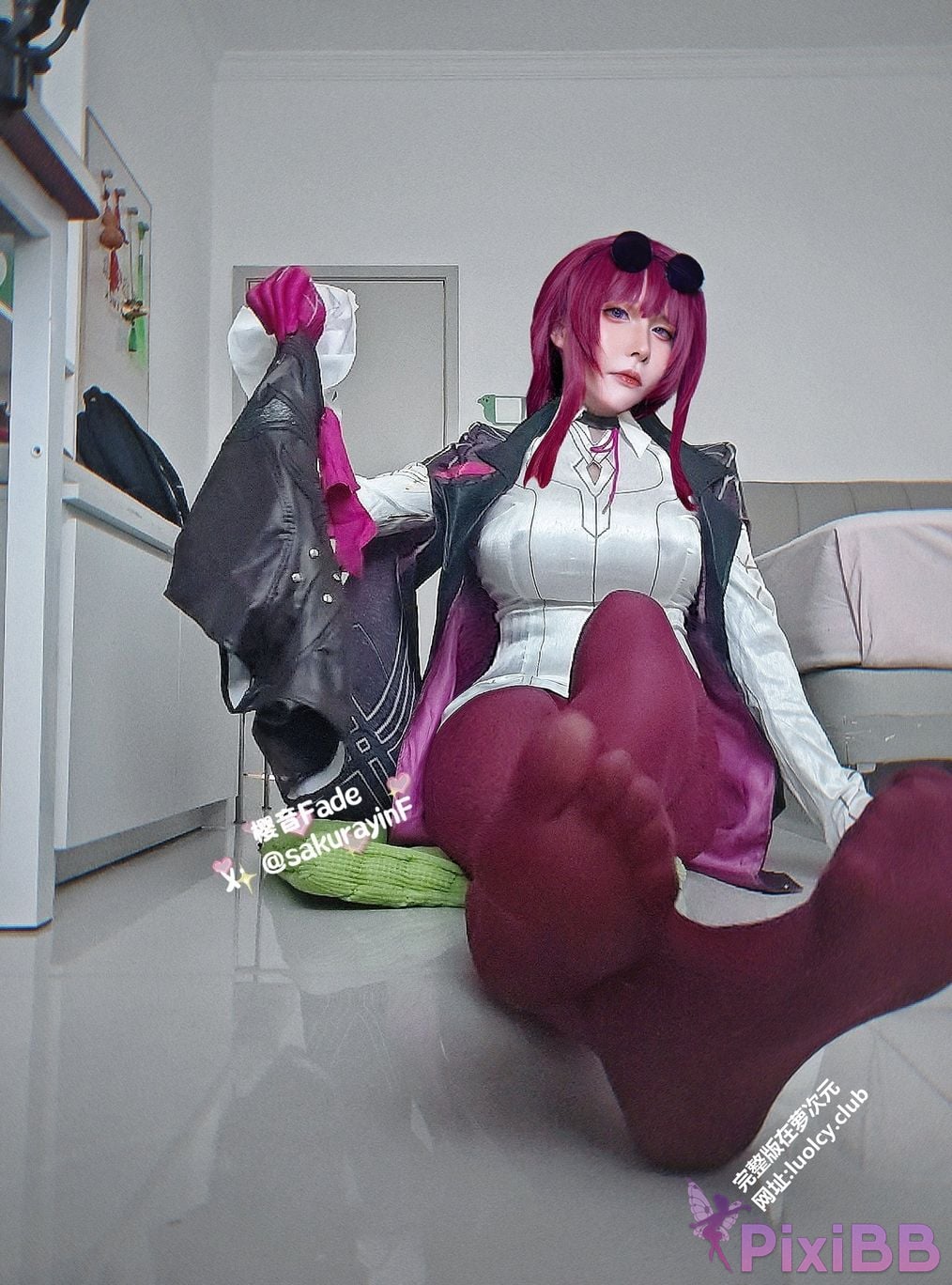 Cosplayer sakurayinF Yingyin Fade Top Big Boobs Welfare Girl PixiBB.COM 283