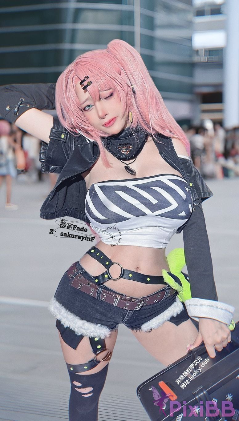 Cosplayer sakurayinF Yingyin Fade Top Big Boobs Welfare Girl PixiBB.COM 377