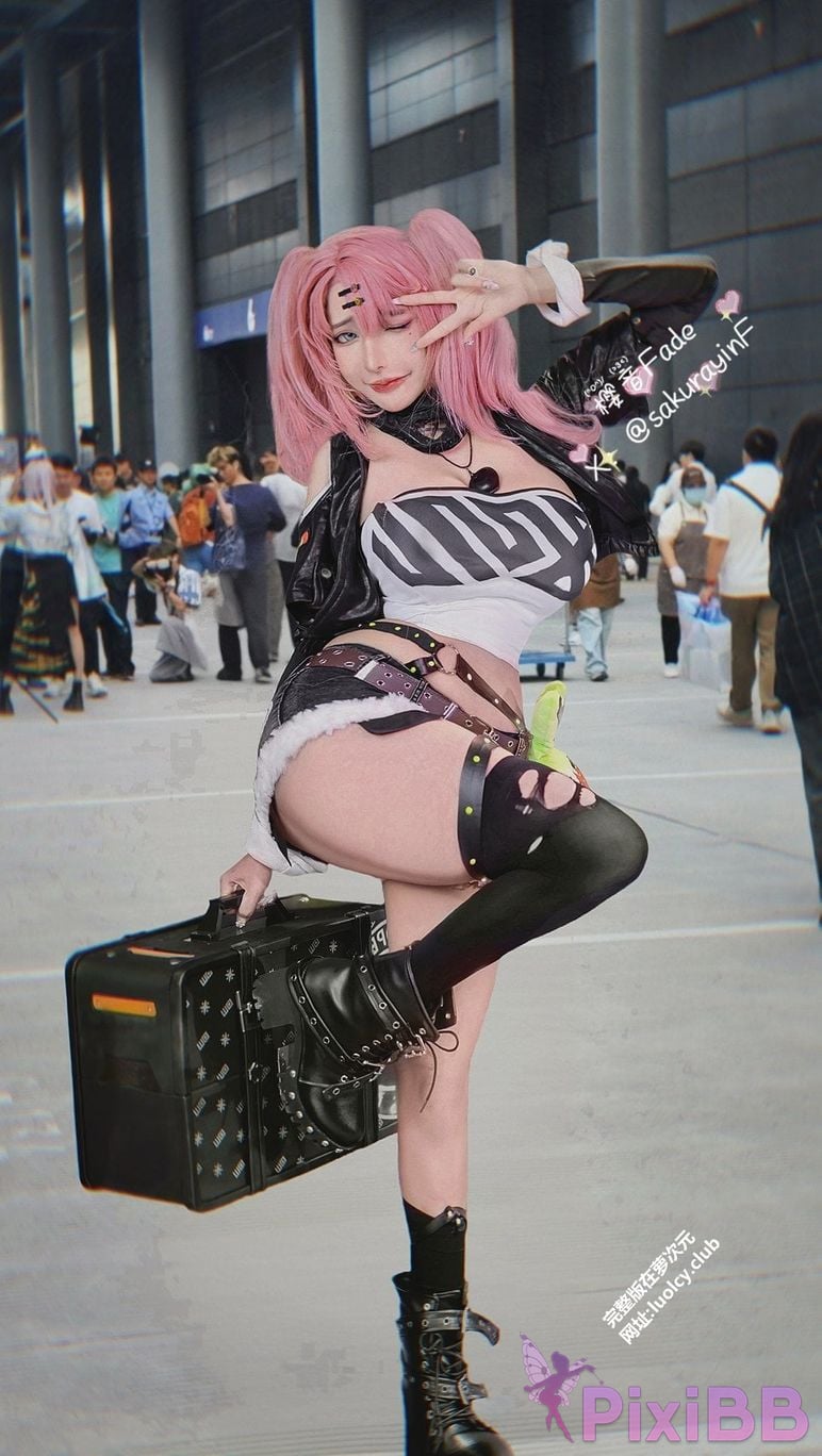 Cosplayer sakurayinF Yingyin Fade Top Big Boobs Welfare Girl PixiBB.COM 379