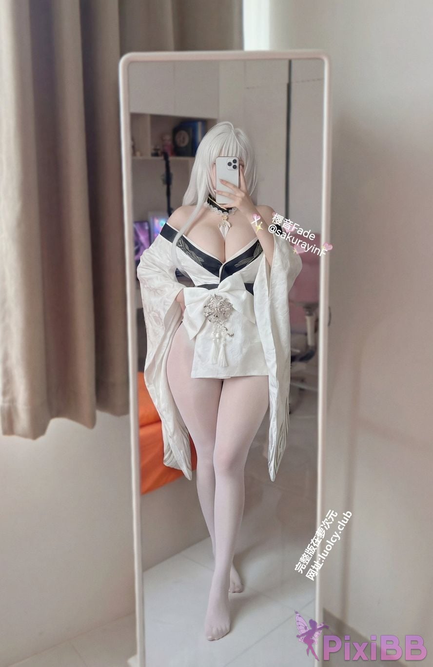 Cosplayer sakurayinF Yingyin Fade Top Big Boobs Welfare Girl PixiBB.COM 394