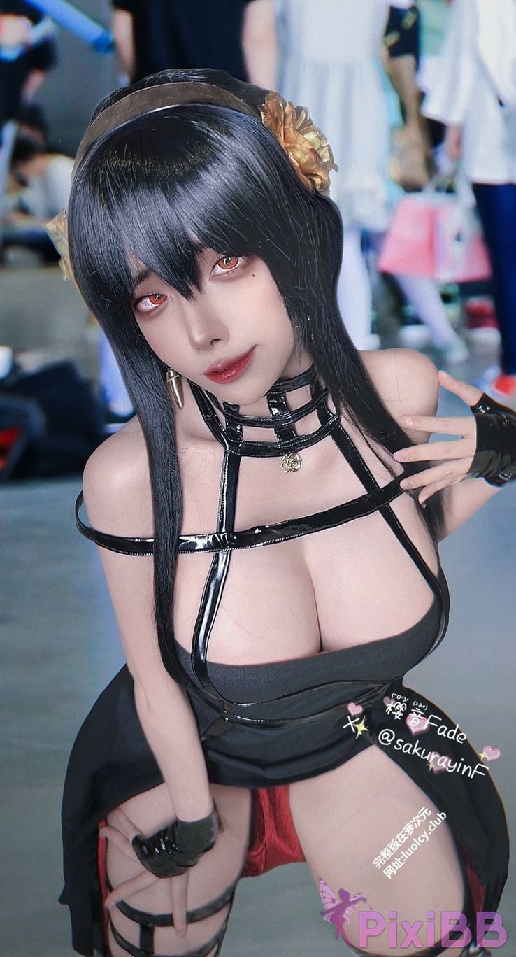Cosplayer sakurayinF Yingyin Fade Top Big Boobs Welfare Girl PixiBB.COM 400