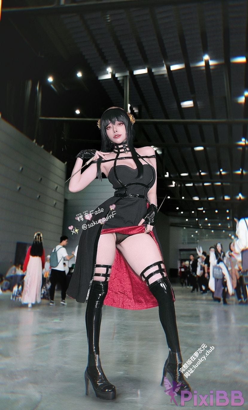Cosplayer sakurayinF Yingyin Fade Top Big Boobs Welfare Girl PixiBB.COM 401