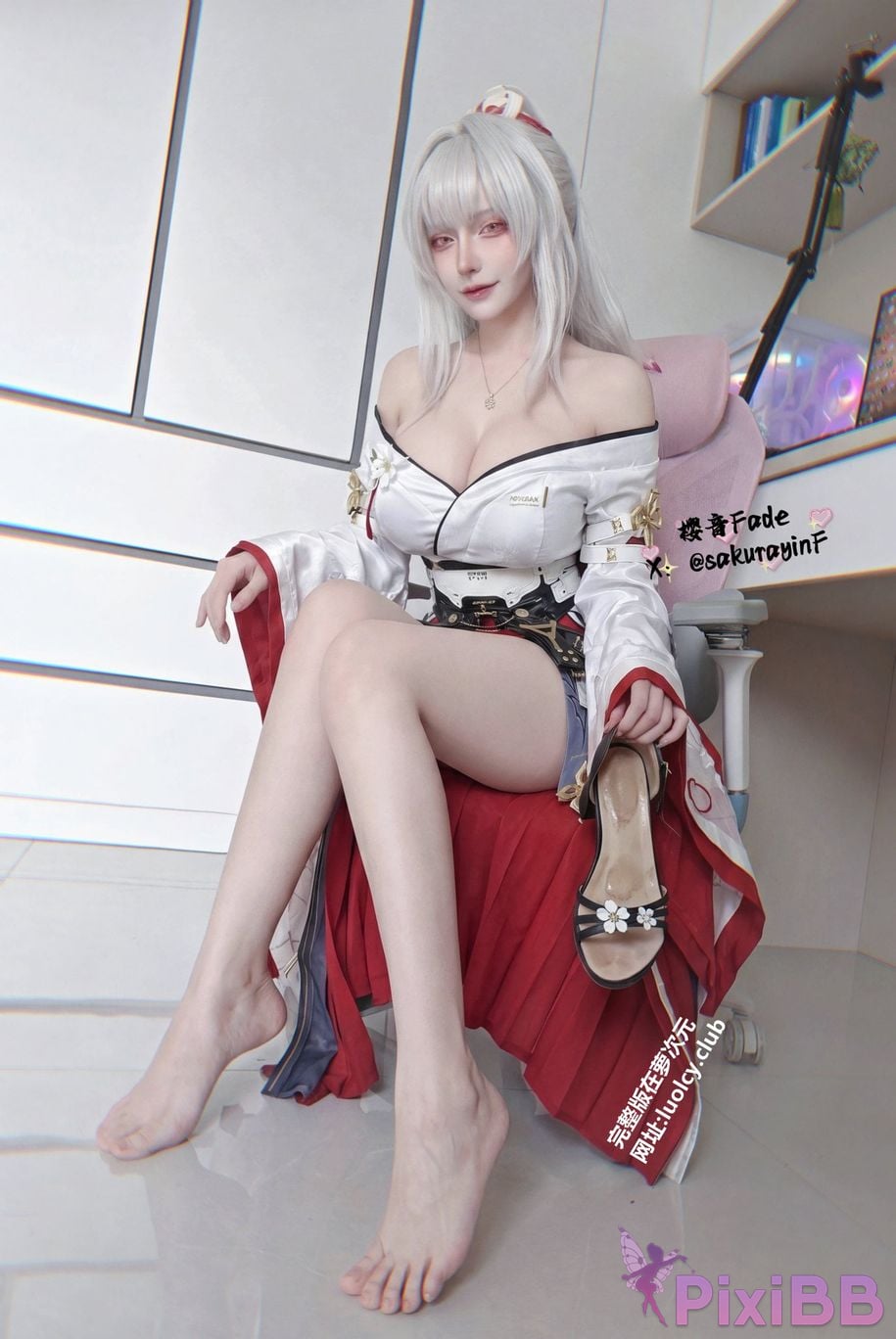 Cosplayer sakurayinF Yingyin Fade Top Big Boobs Welfare Girl PixiBB.COM 512