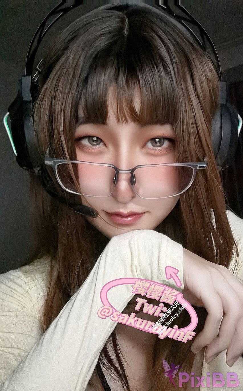 Cosplayer sakurayinF Yingyin Fade Top Big Boobs Welfare Girl PixiBB.COM 662