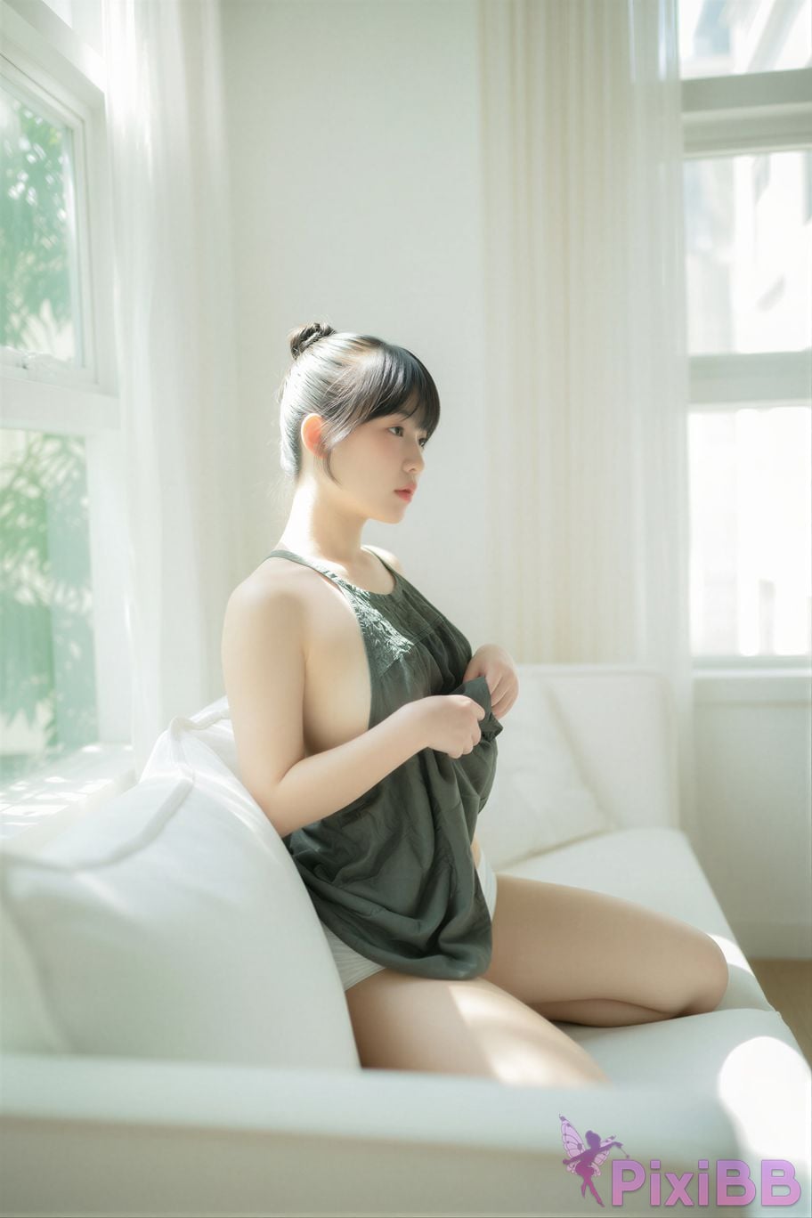 AI Enhanced Yui Green PixiBB.COM 040