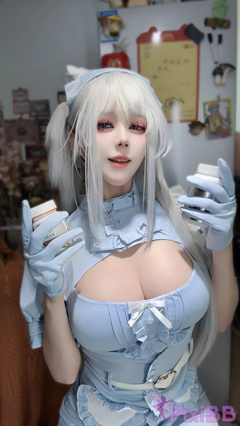 Cosplayer Nine words Physiotherapy room PixiBB.COM 001