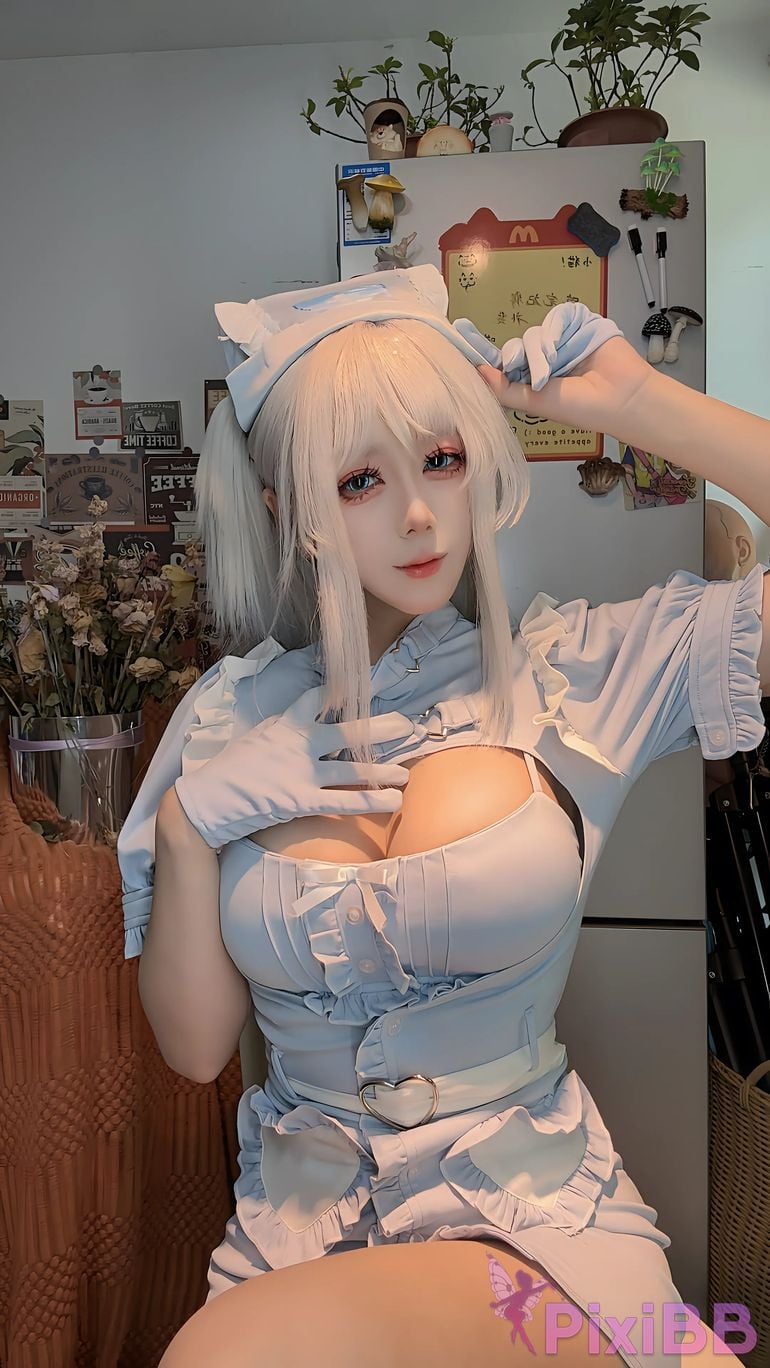 Cosplayer Nine words Physiotherapy room PixiBB.COM 014