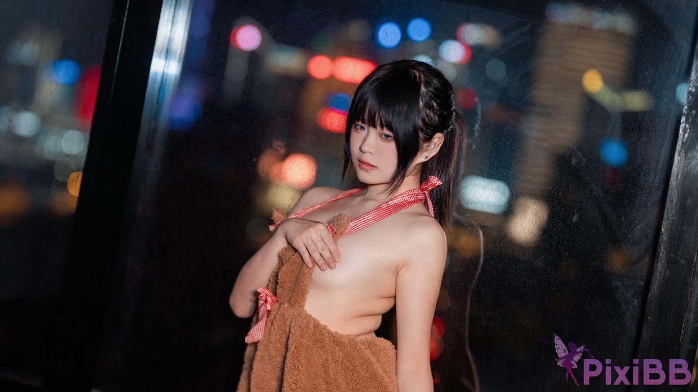Cosplayer Tokuyama bear apron PixiBB.COM 018