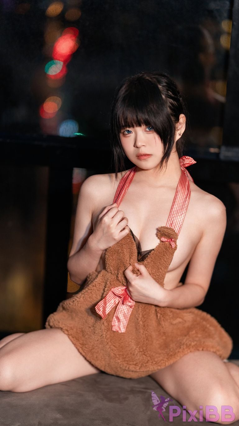 Cosplayer Tokuyama bear apron PixiBB.COM 021