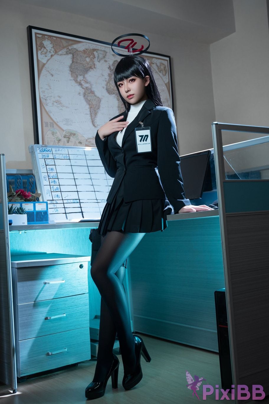 Cosplayer Husensen Blue Archive Rion Moon PixiBB.COM 001
