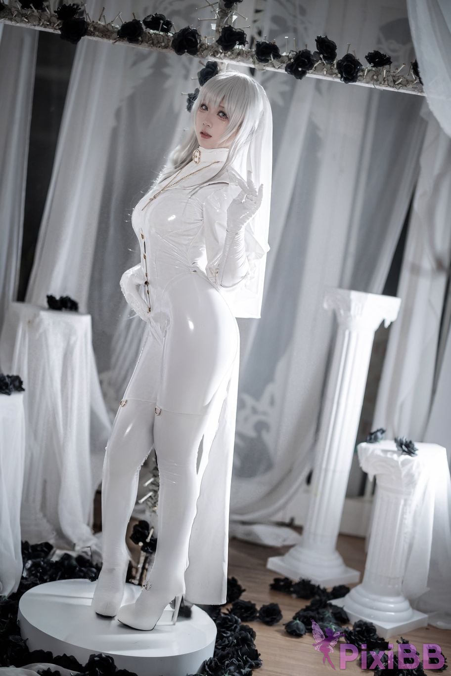 Cosplayer Sakura chan w pure white nun PixiBB.COM 009