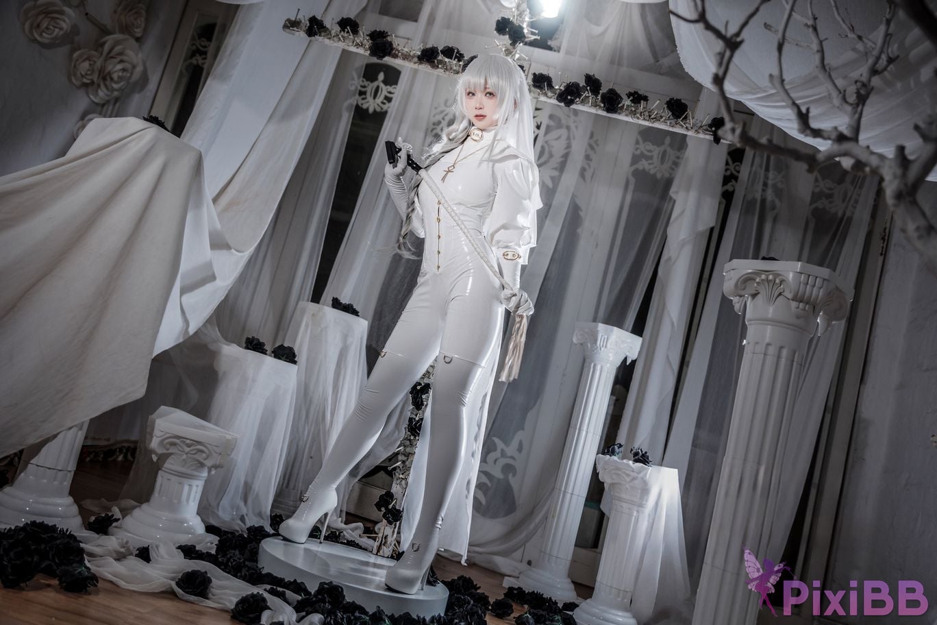 Cosplayer Sakura chan w pure white nun PixiBB.COM 010