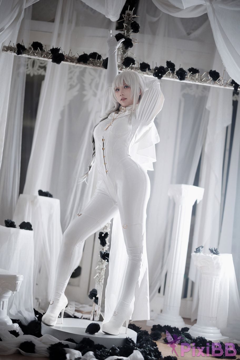 Cosplayer Sakura chan w pure white nun PixiBB.COM 013