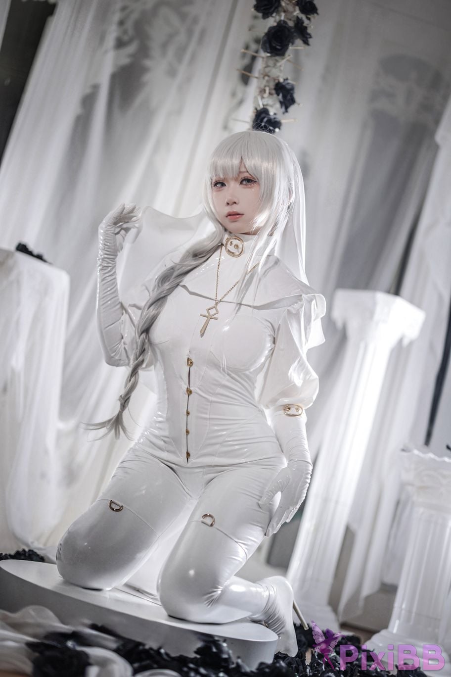 Cosplayer Sakura chan w pure white nun PixiBB.COM 018