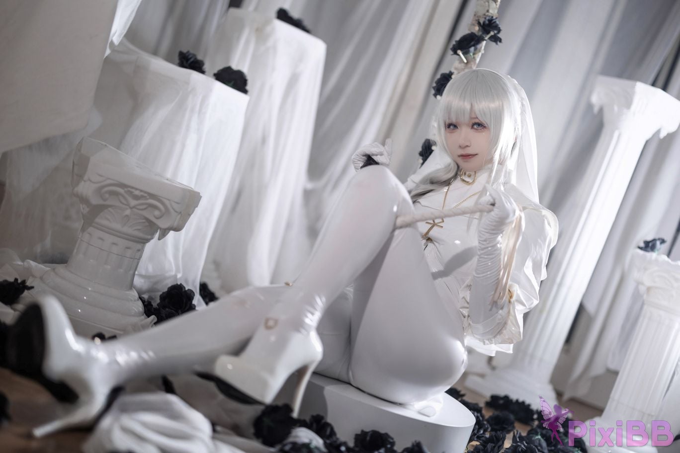 Cosplayer Sakura chan w pure white nun PixiBB.COM 019