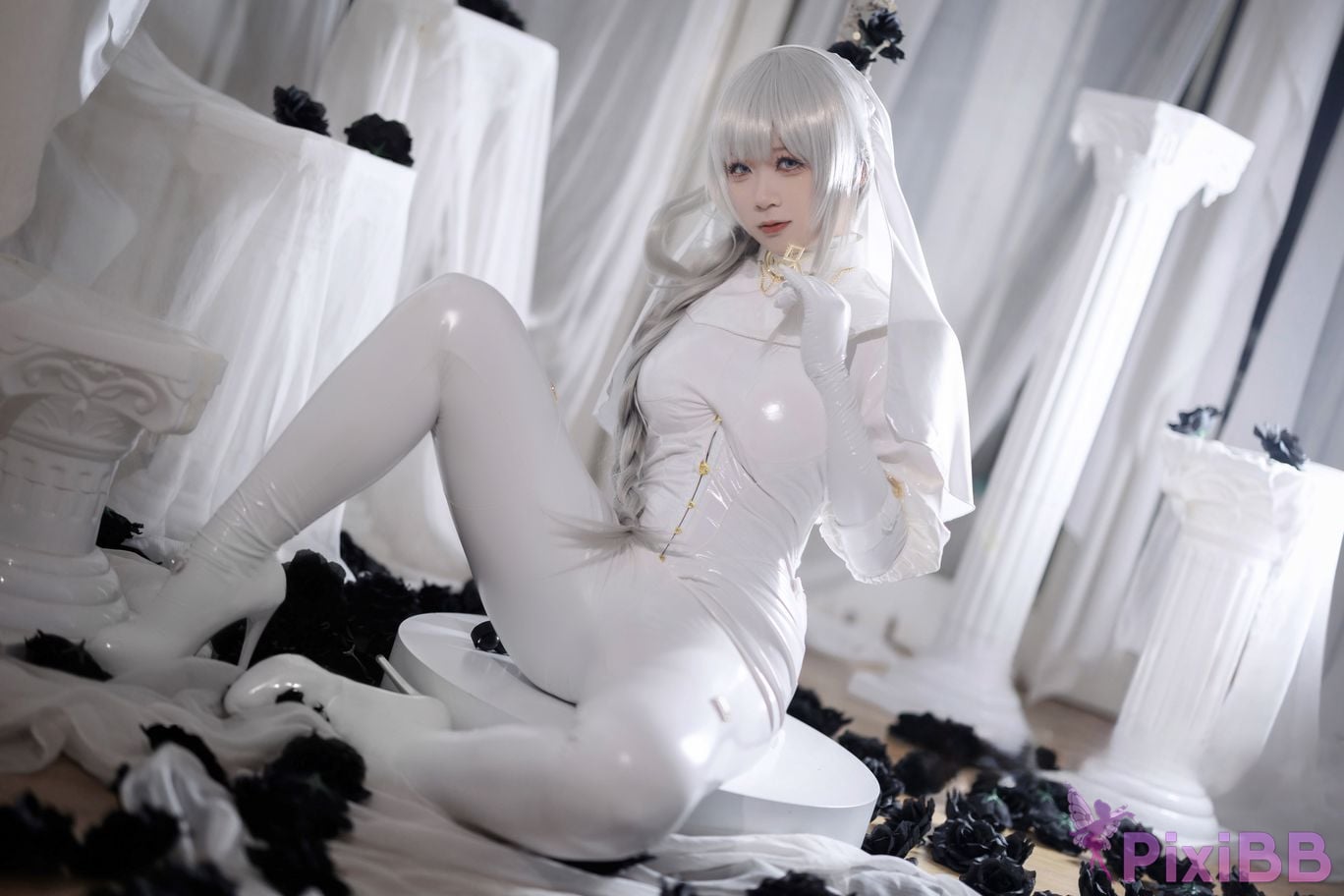 Cosplayer Sakura chan w pure white nun PixiBB.COM 020
