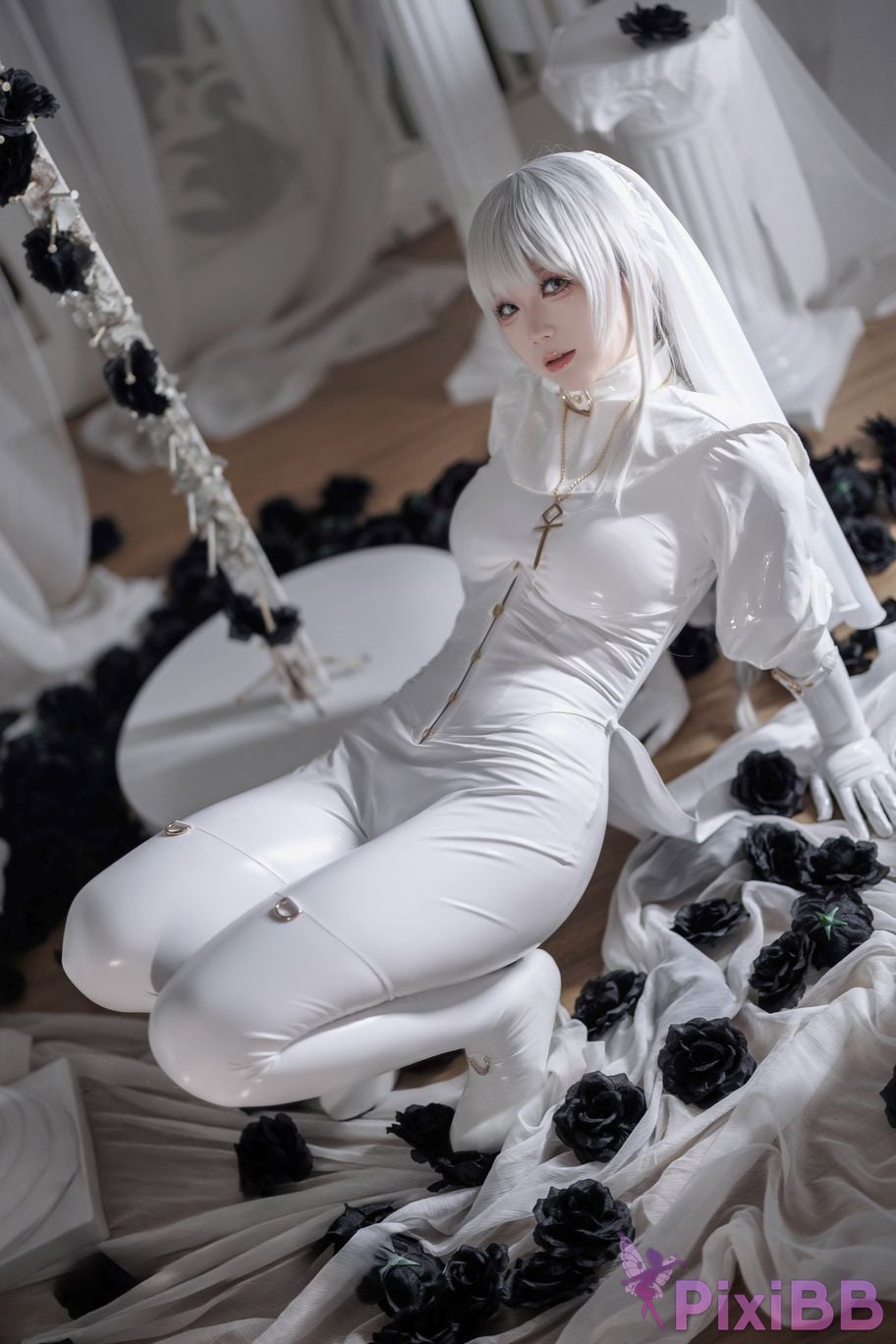 Cosplayer Sakura chan w pure white nun PixiBB.COM 025