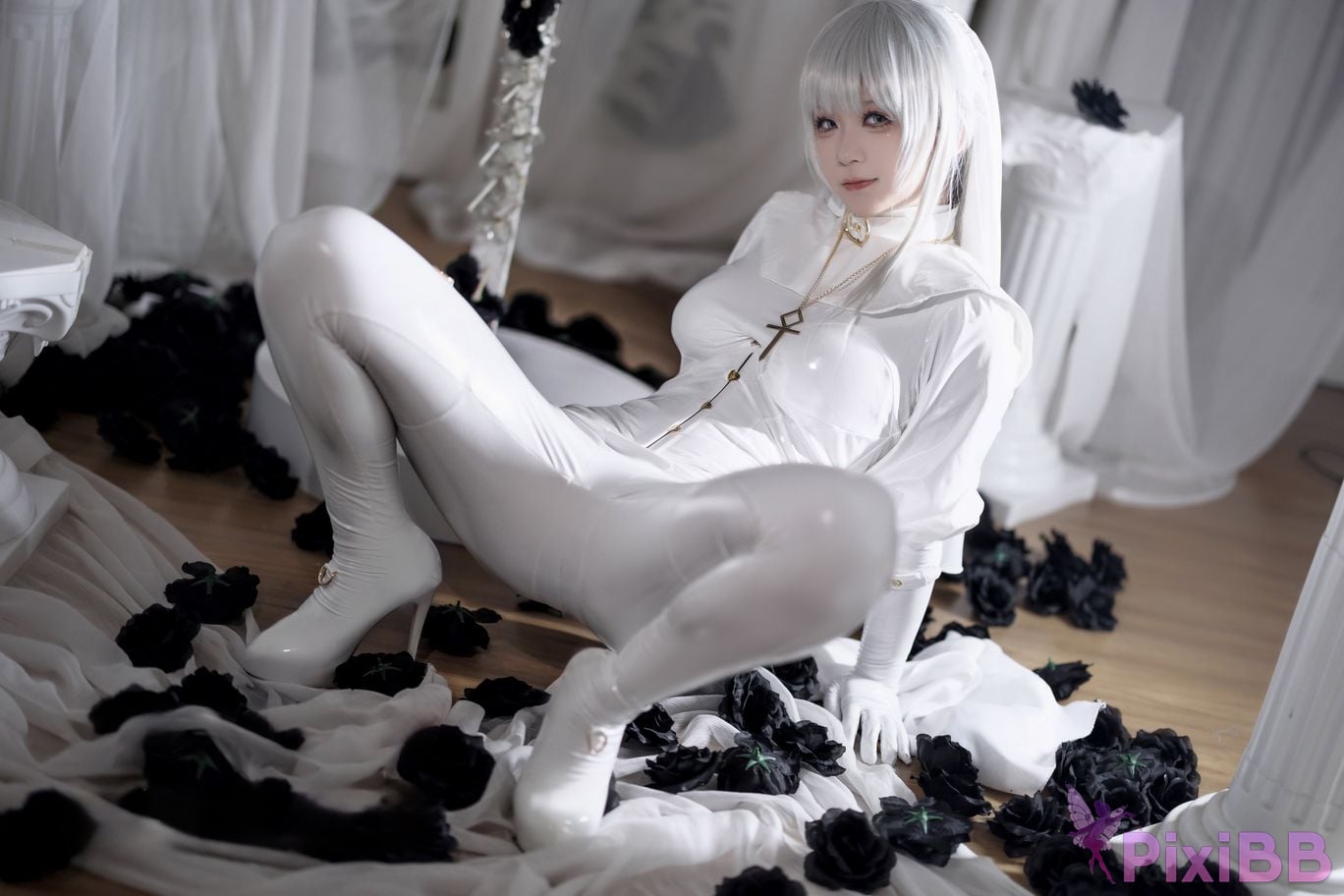 Cosplayer Sakura chan w pure white nun PixiBB.COM 026