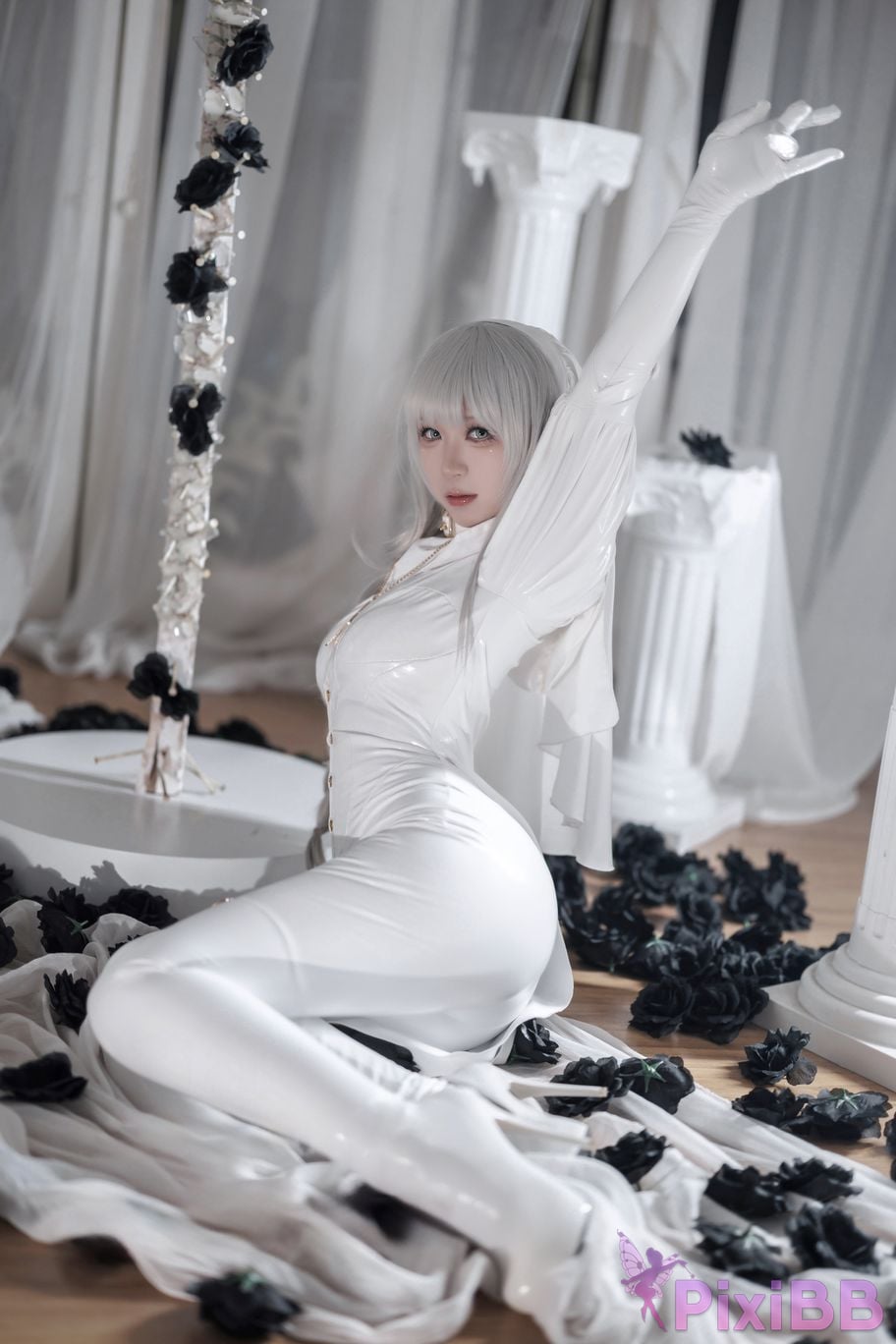 Cosplayer Sakura chan w pure white nun PixiBB.COM 029