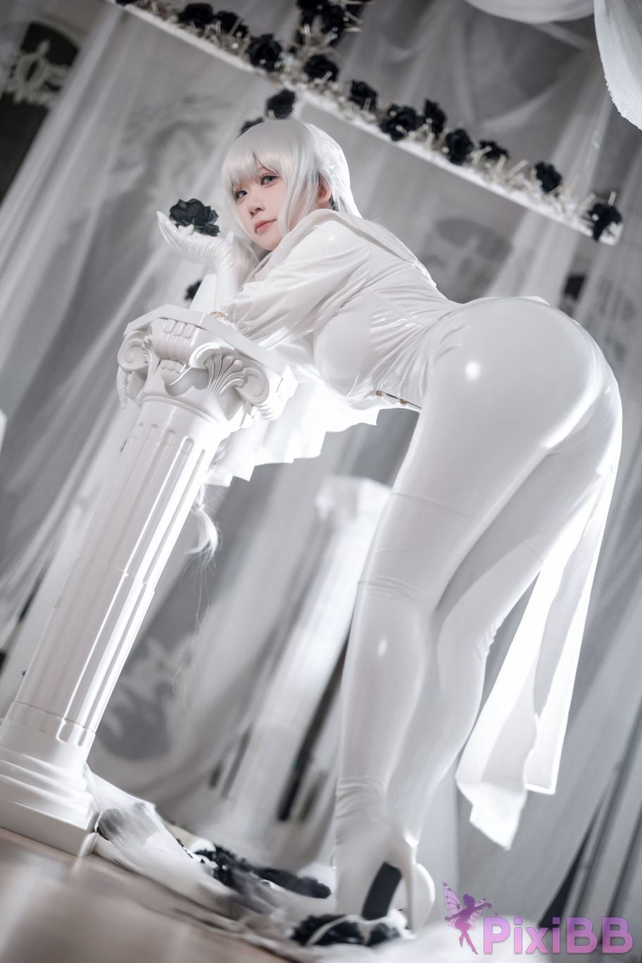 Cosplayer Sakura chan w pure white nun PixiBB.COM 031