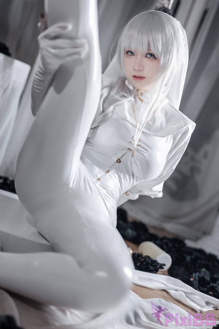 Cosplayer Sakura chan w pure white nun PixiBB.COM 033