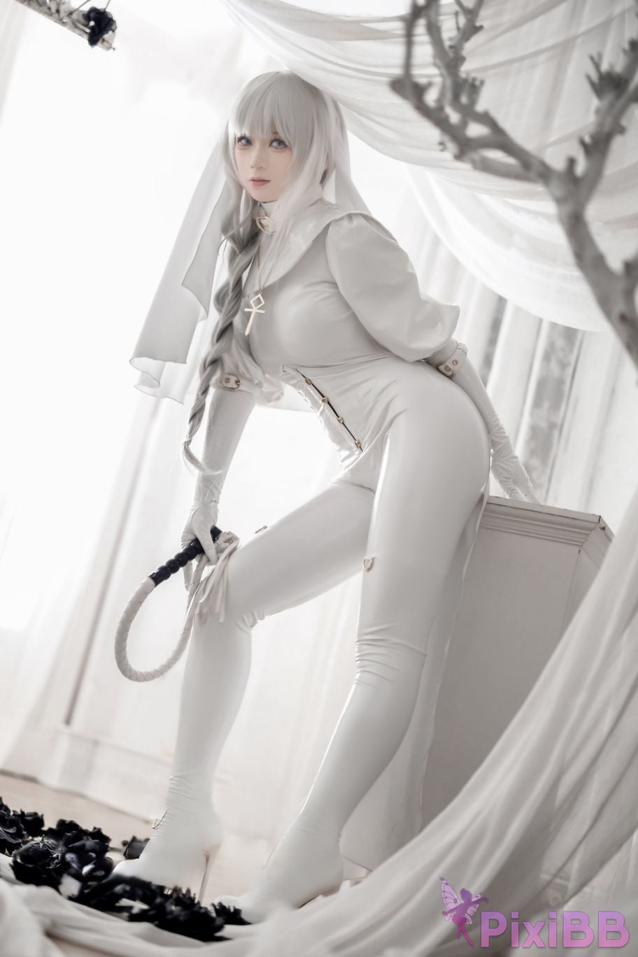 Cosplayer Sakura chan w pure white nun PixiBB.COM 036