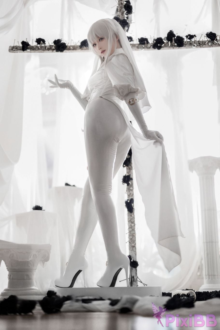 Cosplayer Sakura chan w pure white nun PixiBB.COM 038